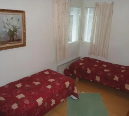 Apartment Golden Cat *